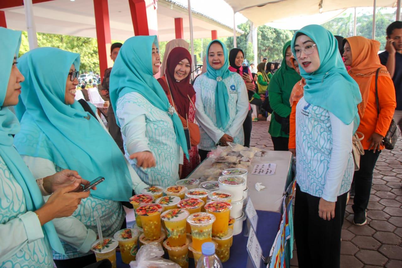 Ketua-TP-PKK-Kota-Pekalongan-Inggit-Soraya-gelar-gerakan-pangan-murah-GPM.jpg