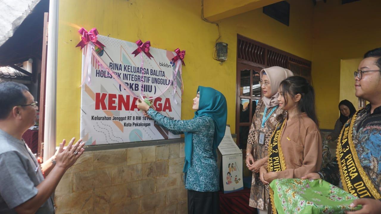 Ketua-TP-PKK-Kota-Pekalongan-Inggit-Soraya-usai-launching-BKB-HIU.jpg