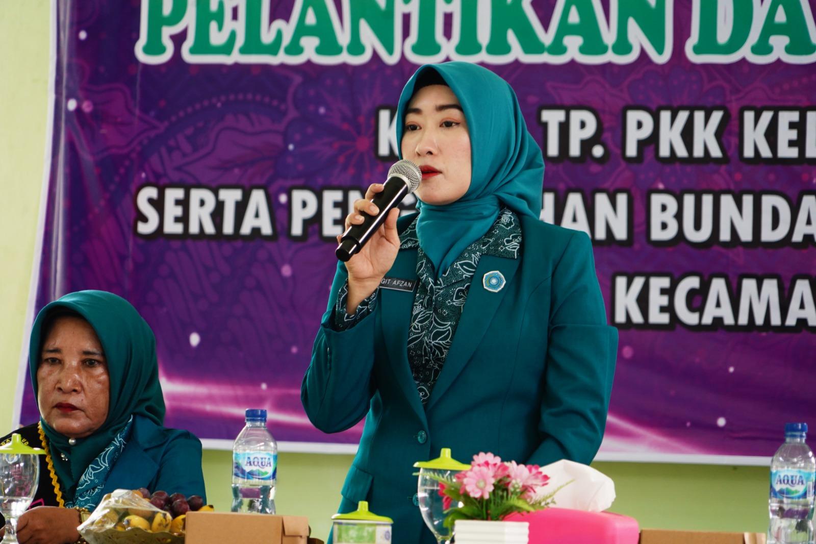 Lantik Ketua PKK Kelurahan di Pekalongan, Inggit Tekankan PKK Jadi Role Model