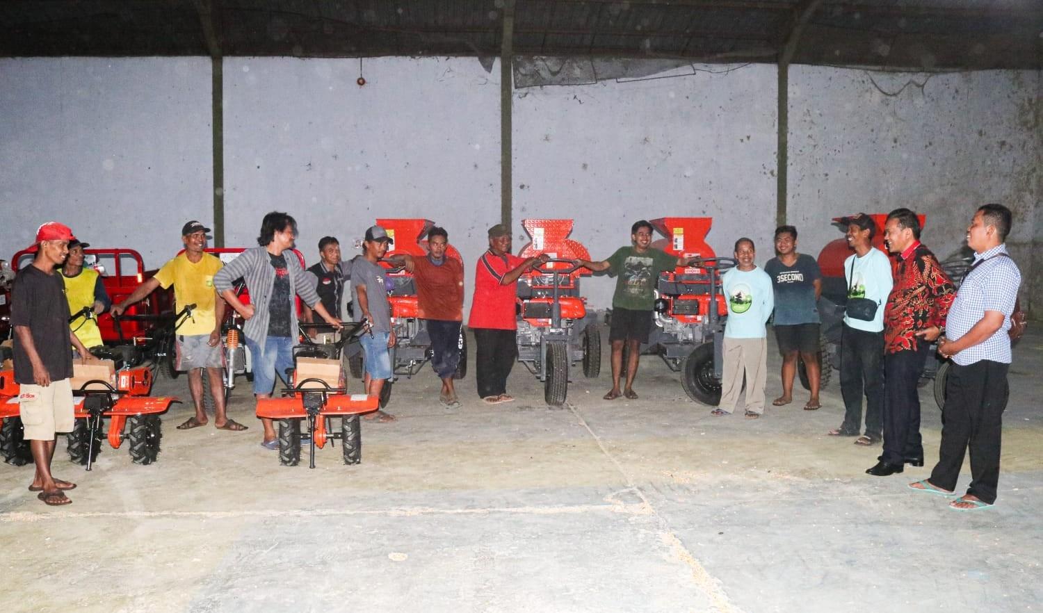 Kembangkan Potensi Pertanian Kudus, Komisi XI DPR RI Datangkan Puluhan Traktor