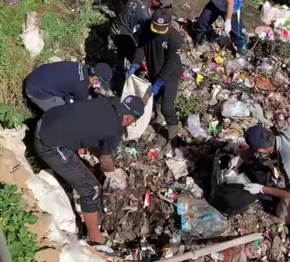 Aksi Bersih-bersih Dieng Berhasil Angkut Sampah Anorganik 1,6 Ton dari Sungai Ngebrok Wonosobo