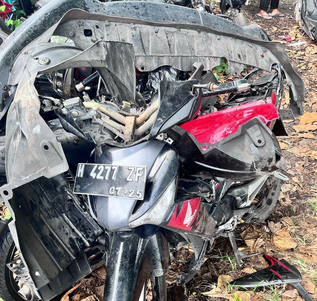 Kondisi-motor-yang-diduga-menabrak-Thaif.jpg