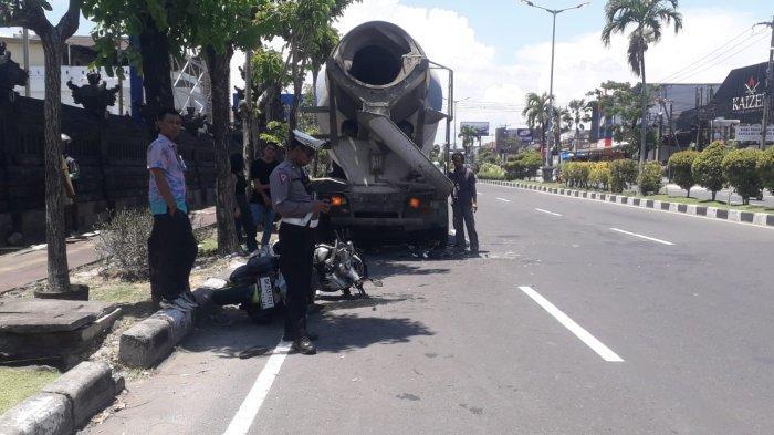 Kecelakaan Viral di Bali, 2 Bule Pengendara Motor Terkapar di Tengah Jalan