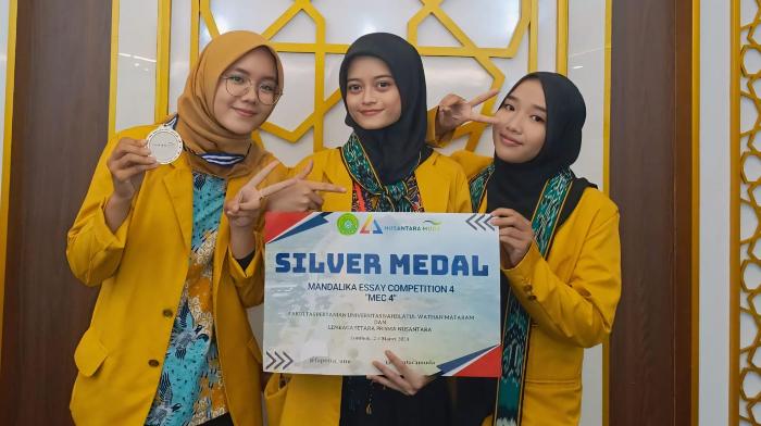 Mahasiswa-Fabio-Unsoed-raih-Silver-Medal-di-Mandalika-Essay-Competition-4-di-Lombok.jpg
