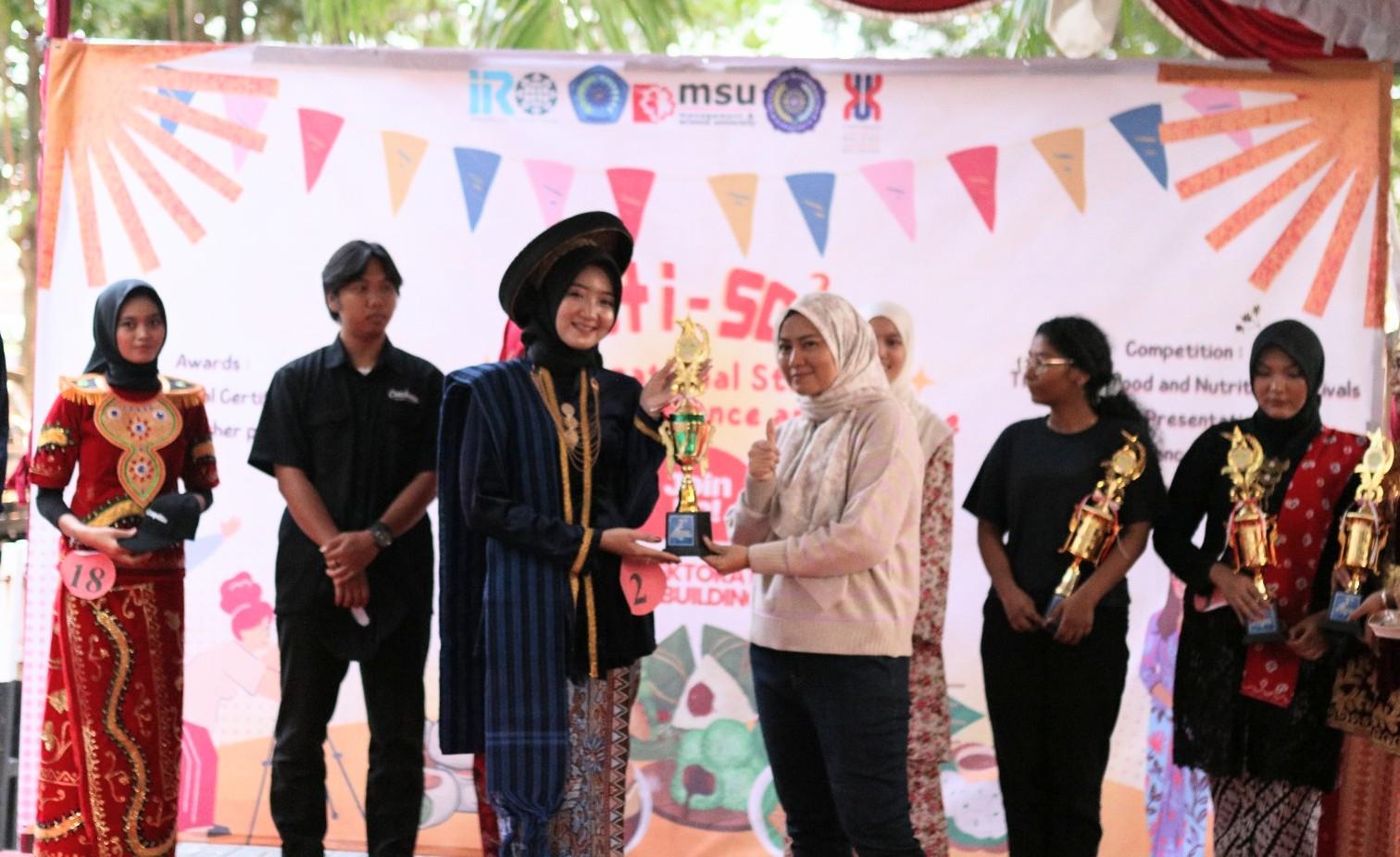Mahasiswa-Umku-juara-International-Student-Competition-on-Science-and-Culture-2024.jpg