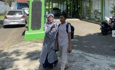 Kisah Mahardika Hafiz Bocah 12 Tahun Sudah Daftar Haji, Tren Haji Milenial Meningkat