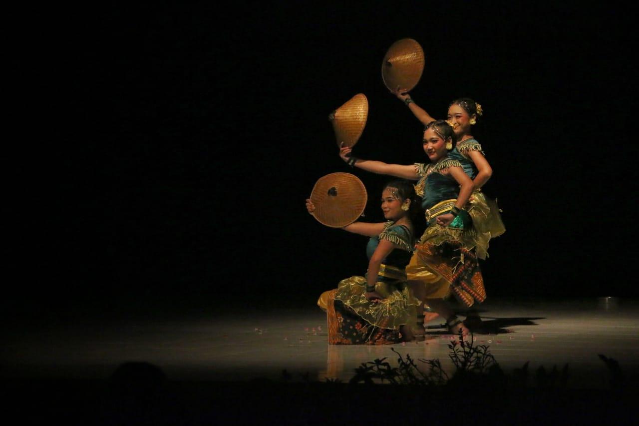 Ujian Tari di SMKN 3 Banyumas: Siswa Ciptakan dan Tampilkan Tarian Karya Sendiri