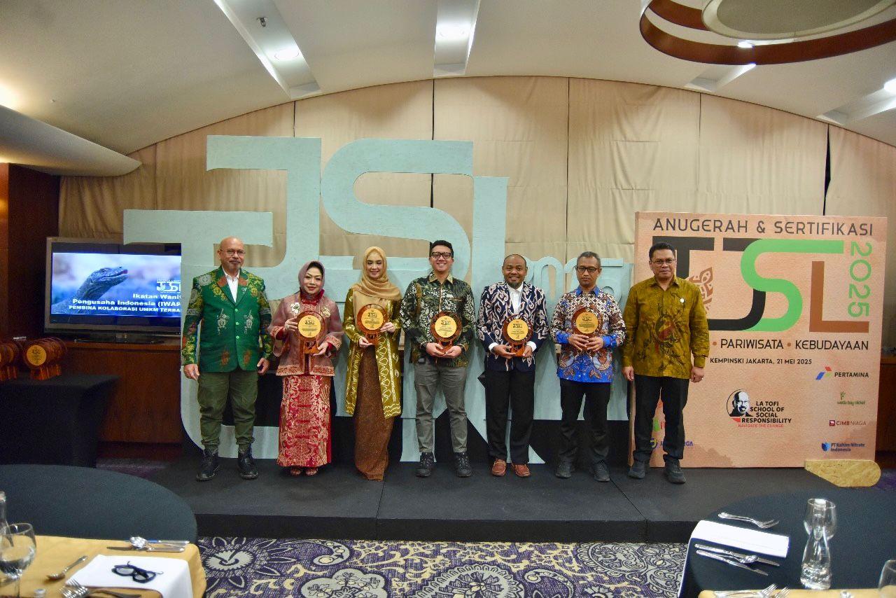 PLN Raih Predikat Platinum di Anugerah TJSL 2025 Lewat Pengembangan Ekowisata Cibuntu