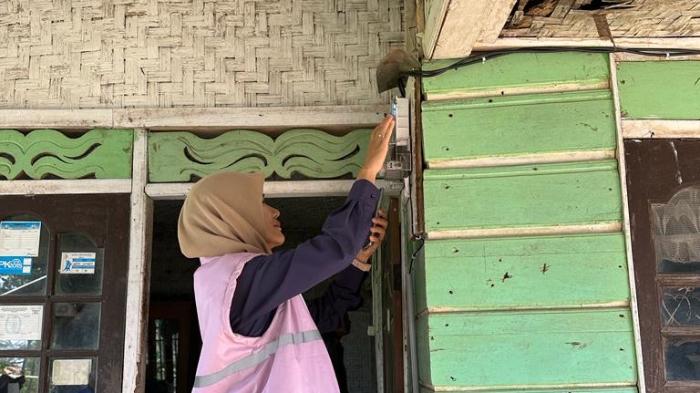 PLN-Srikandi-Movement-Pasang-Listrik-Gratis-Warga-Kurang-Mampu-di-Sekitar-Proyek-PLTA-Cisokandfs23.jpg