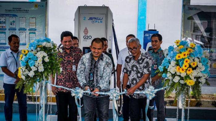 PLN-meresmikan-Stasiun-Pengisian-Kendaraan-Listrik-Umum-SPKLUfds3dfgg.jpg