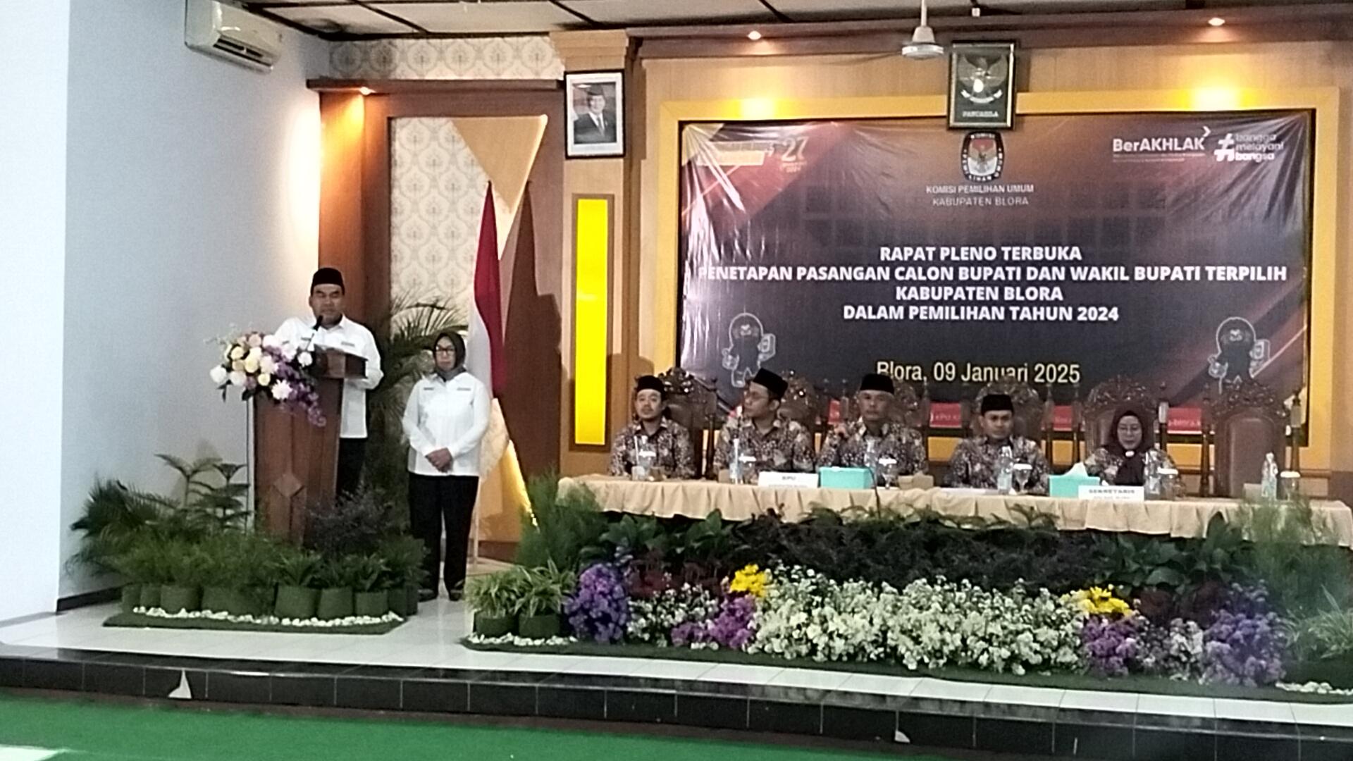Video Arief Rohman-Sri Setyorini Ditetapkan Sebagai Bupati dan Wakil Bupati Blora Terpilih