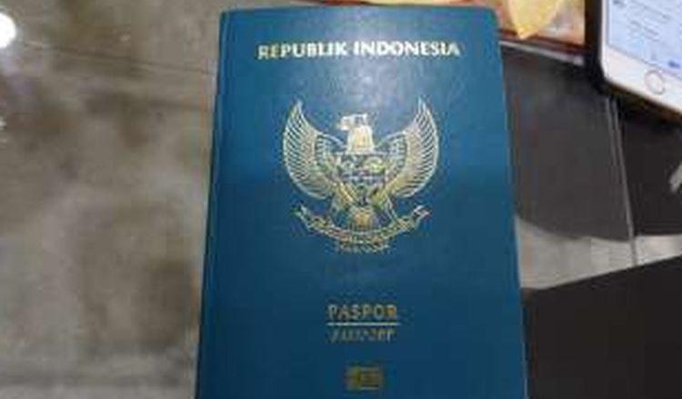 Paspor-elektronik-yang-diperlihatkan-di-Kantor-Imigrasi-Kelas-1-Khusus-Bandara-Soekarno.jpg