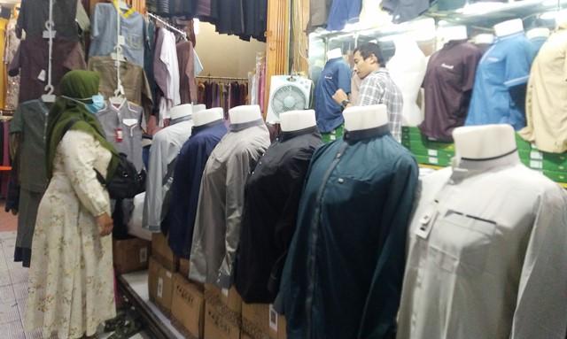 Pedagang-baju-muslim-dibeli-Rabu-542023.jpg