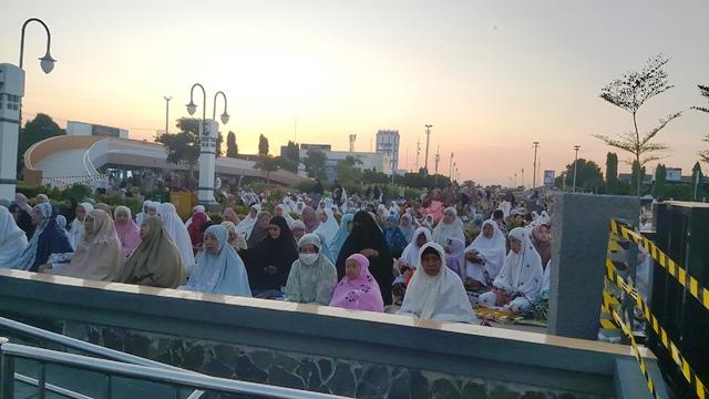 Pelaksanaan-salat-iduladha-a-Tegal.jpg