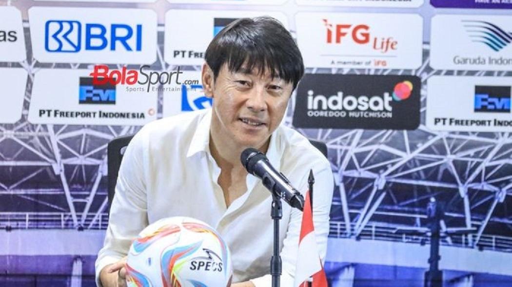 jateng/Pelatih-timnas-Indonesia-Shin-Tae-yong-sedang-memberikan-keter.jpg