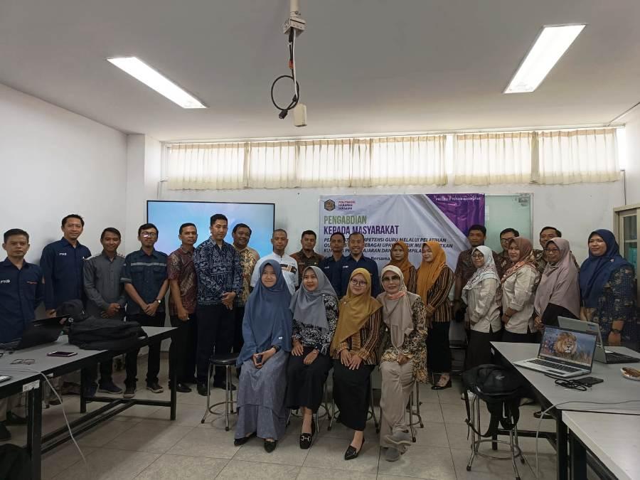 Dosen Poltek Harber Tingkatkan Kompetensi Guru Melalui Pelatihan Outseal Studio