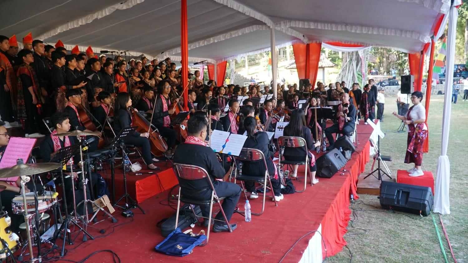 Penampilan-Satya-Symphony-Orchestra-di-Upacara-HUT-ke-79-RI-UKSW.jpg