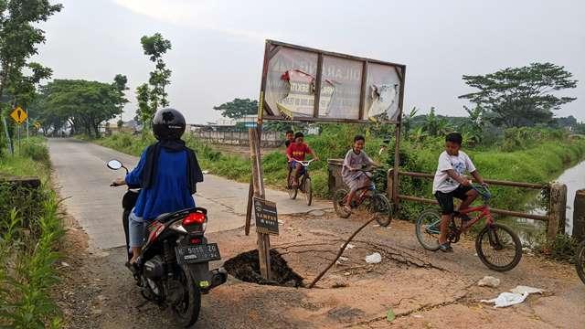 Penyambung Jalan Ambles di Jepara,  Satu Truk jadi Korban