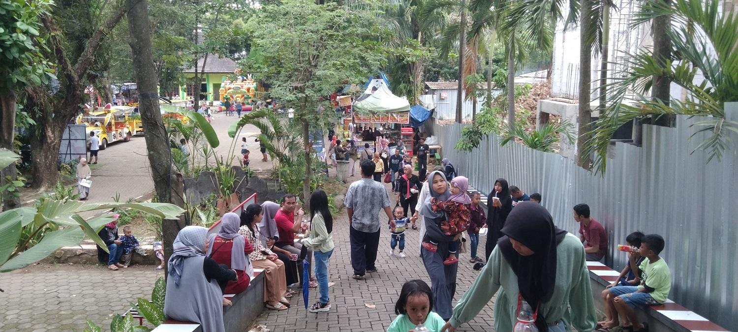 Pengunjung Semarang Zoo Membeludak Saat Hari Buruh 1 Mei 2023