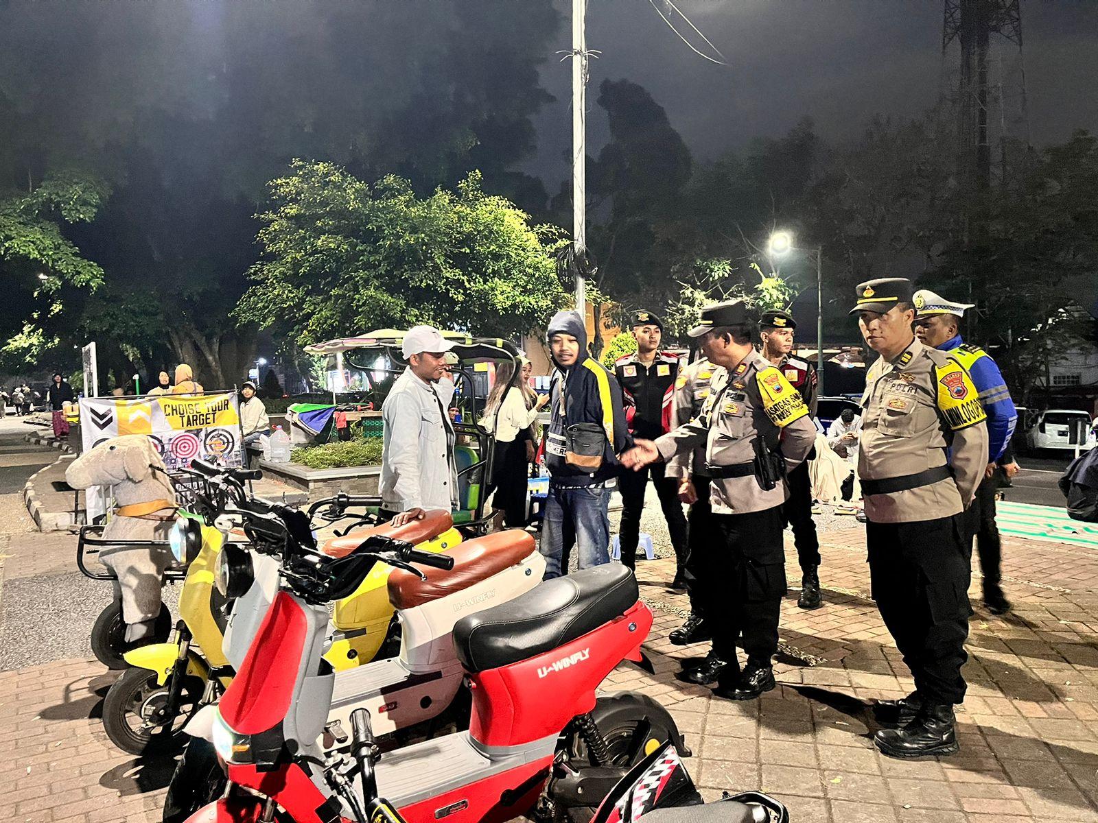 Personel-Polres-Wonosobo-saat-melaksanakan-kegiatan-Blue-Light-Pa.jpg