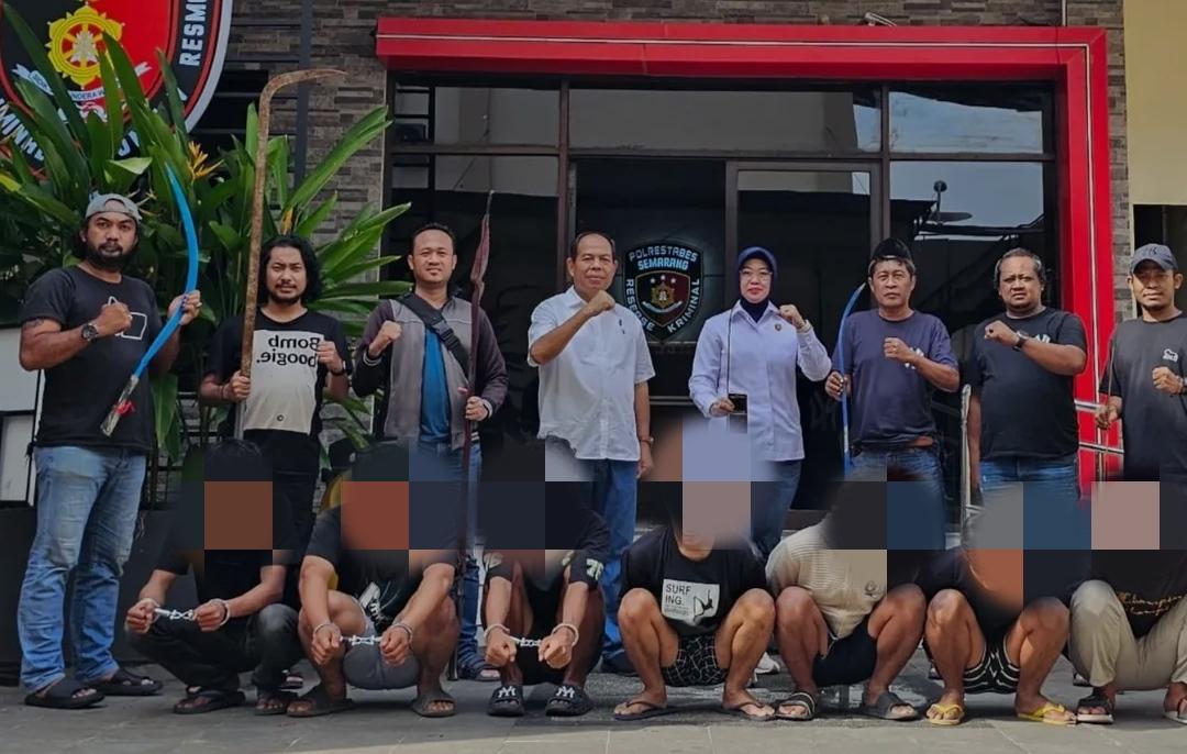 Polisi-menangkap-tujuh-remaja-dan-menyita-corbek-dan-celurit-di-Semarang.jpg
