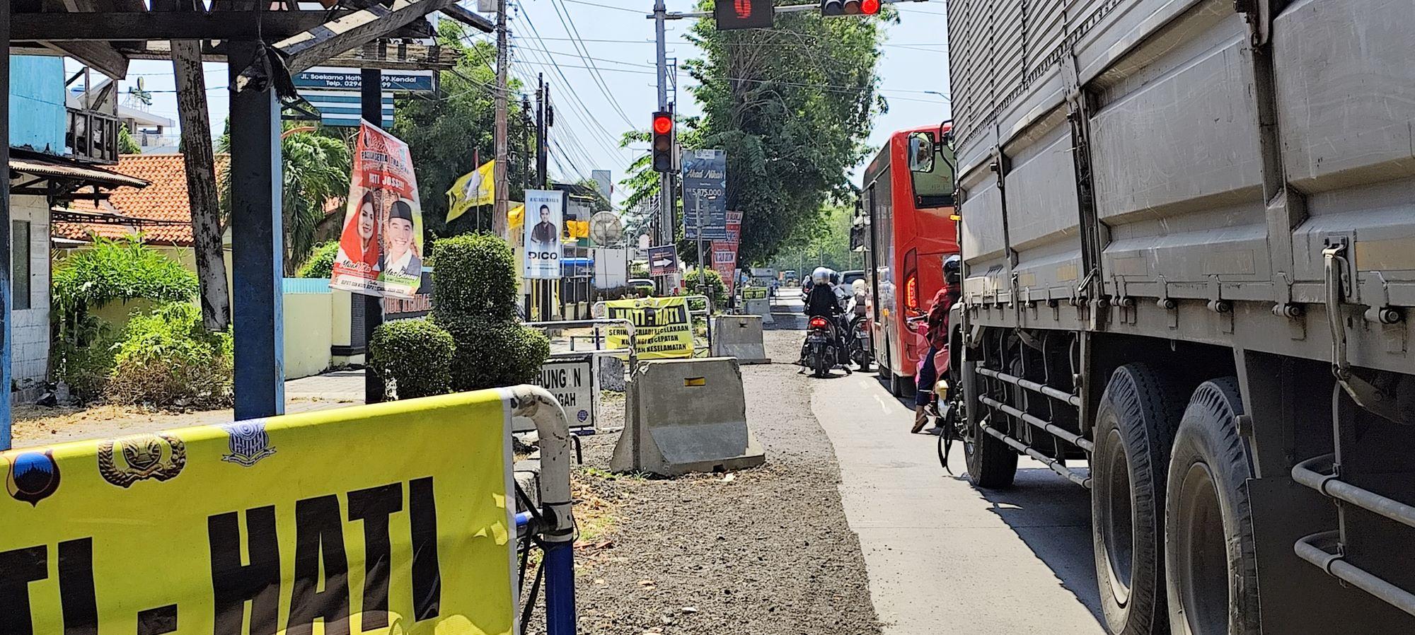 Dulu Jadi Langganan Pelanggar, Kini Warga Tak Lagi Terabas Bahu Jalan Pantura Soekarno Hatta Kendal