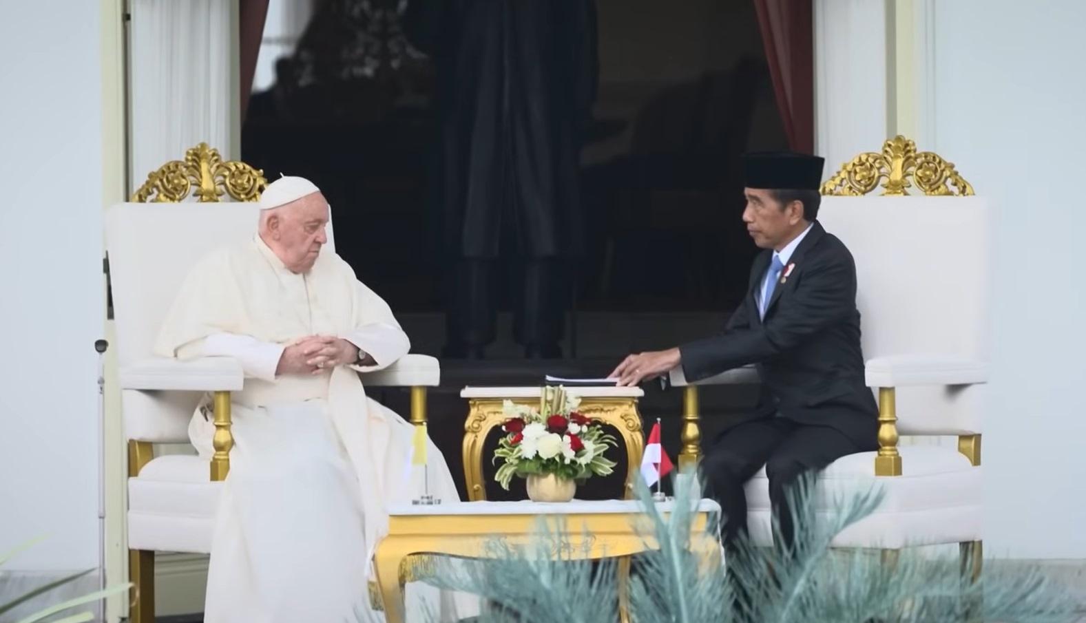 Bertemu Jokowi, Paus Soroti Kekuatan Bhinneka Tunggal Ika di Indonesia