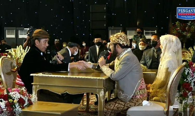Prosesi-Akad-nikah-pernikahan-adik-Presiden-Jokowi-Idayati-dengan-Ketua-MK-Anwar-Usman.jpg