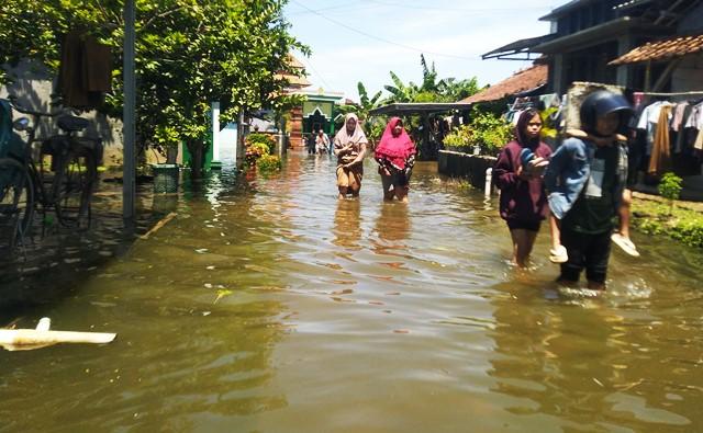 Puluhan-Rumah-di-Setrokalangan-Kudus-Mulai-Terdampak-Banjir.jpg
