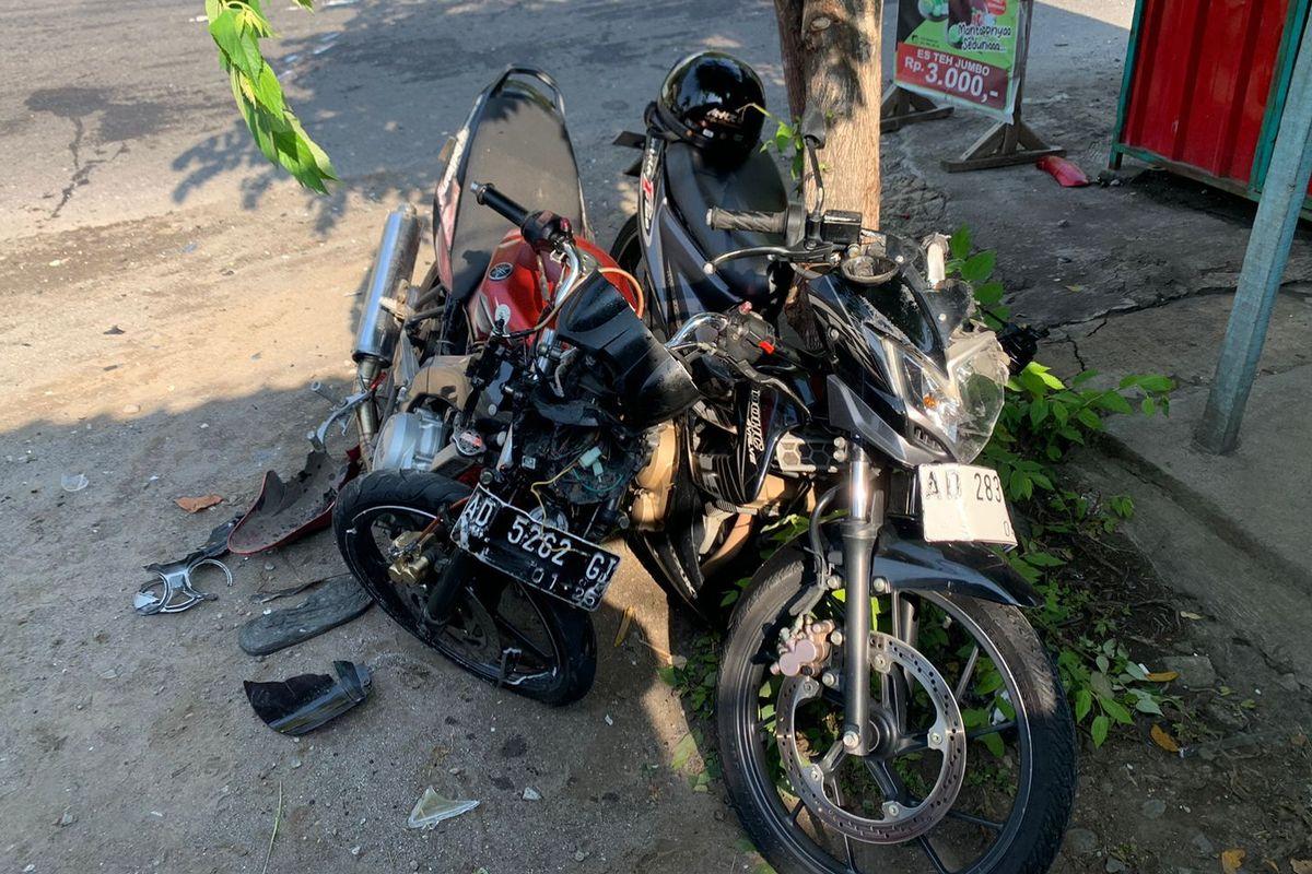 RINGSEK-Sepeda-motor-yang-terlibat-adu-banteng-kecelakaan.jpg