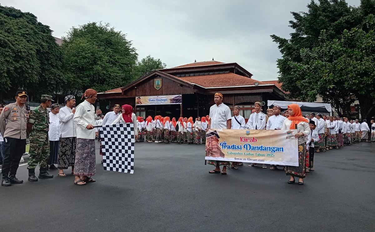 Kirab Budaya Tutup Tradisi Dandangan Kudus: Ribuan Warga Iringi Tradisi Sambut Ramadan
