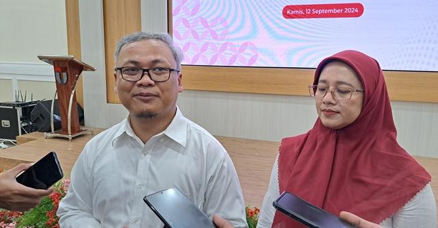 Rektor-Telkom-University-Prof-Dr-Adiwijaya-kiri-bersama-Direktur-TUP.jpg