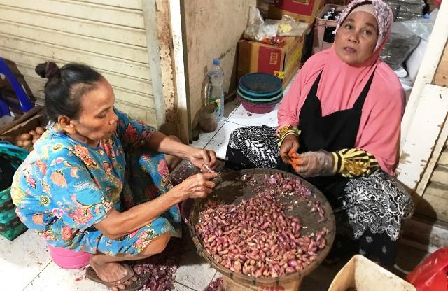 Harga Cabai dan Bawang di Pasar Bintoro Demak Tembus 55 Ribu Per Kg, Pedagang: Naik 2 Pekan Ini