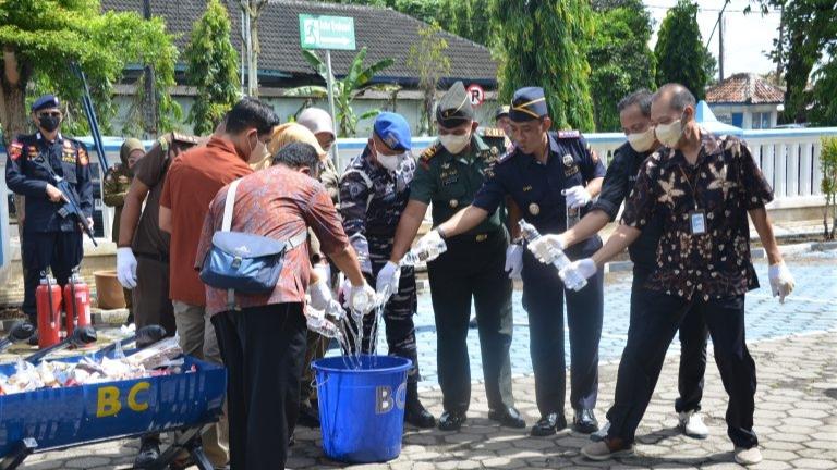 Rokok-Ilegal-Pelaksanaan-kegiatan-pemusnahan-rokok-ilegal.jpg