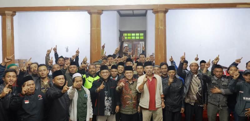 Rombongan-masyarakat-Kalikajar-dari-berbagai-desa-kompak.jpg