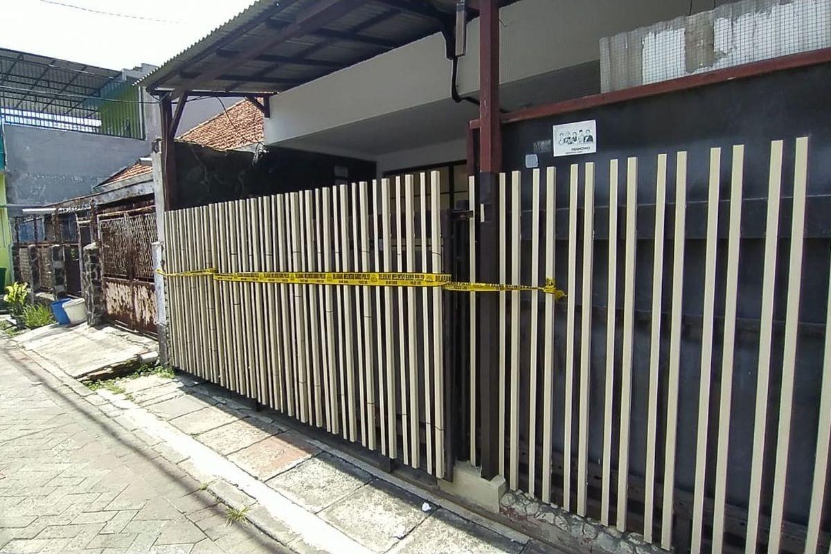Rumah-ibu-rumah-tangga-tewas-diduga-dibunuh-di-Surabaya.jpg