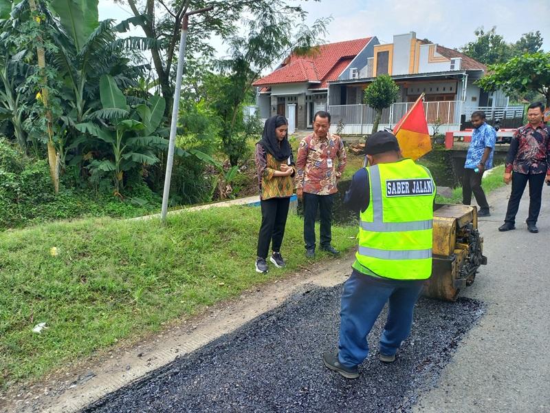 Perbaiki Jalan Berlubang di Kudus, Pemkab Kudus Kerahkan Tim Saber Jalan