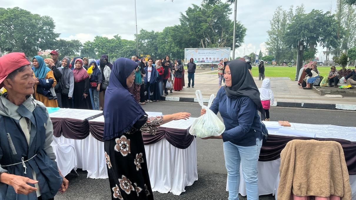 1.350 Paket Sayur Dibagikan Gratis dalam Kegiatan Sedekah Sayur di Wonosobo