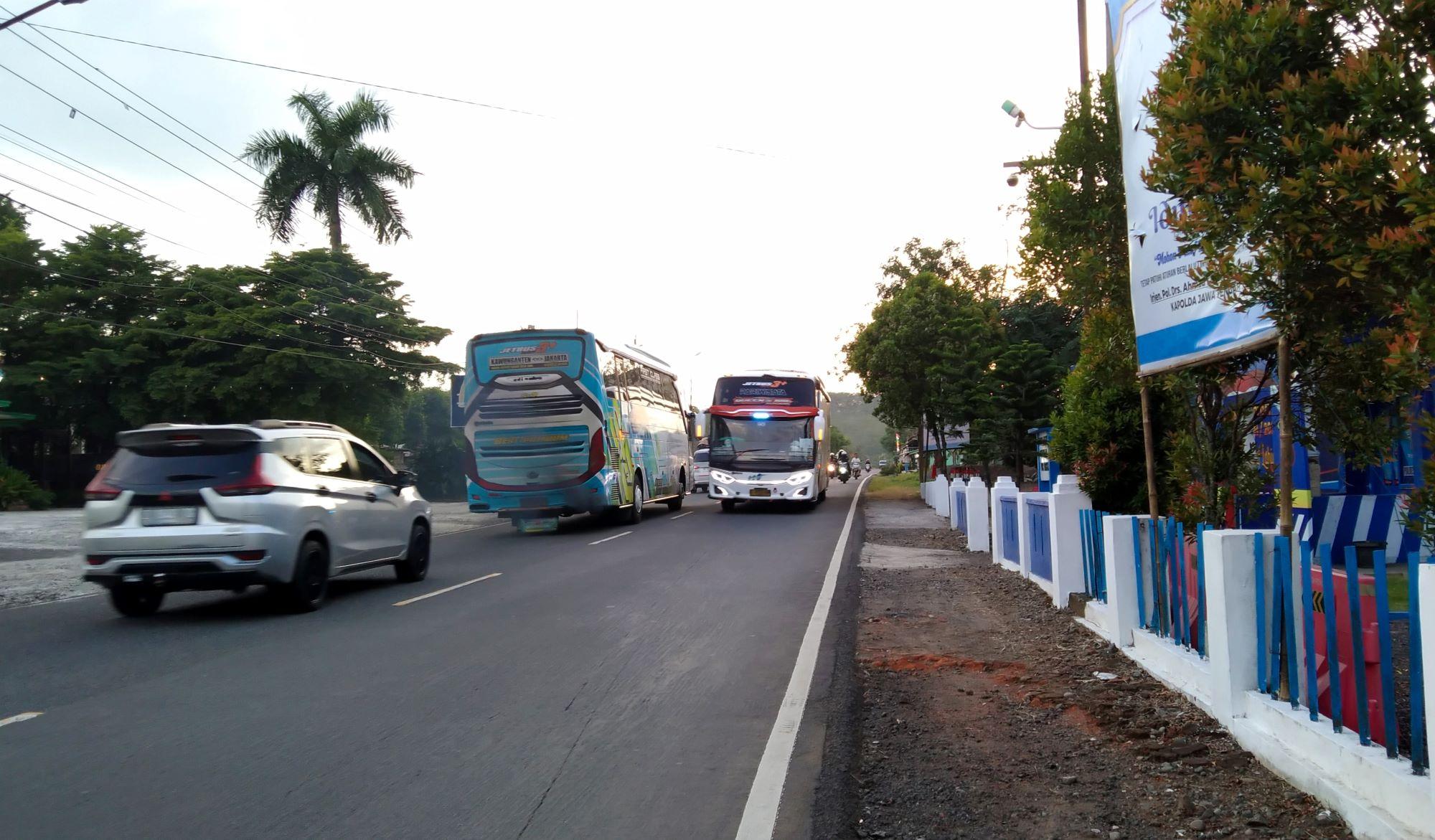 Jalur Selatan Jawa Tengah Mulai Ramai Pemudik, Tercatat 200 Kendaraan Melintas Setiap Jam