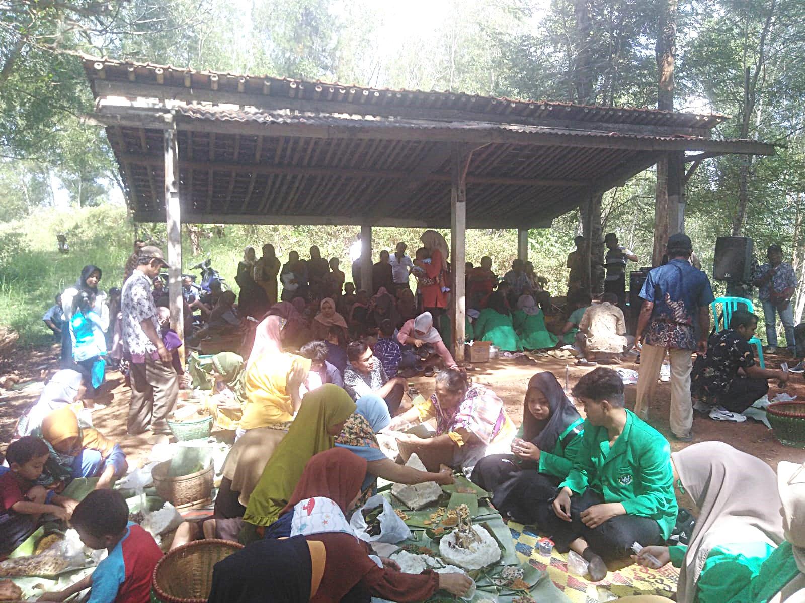 Berbaur Bersama Masyarakat Somawangi, Mahasiswa KKN UIN Saizu Jaga Warisan Budaya Lewat Tradisi Suro