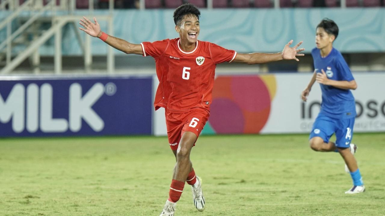 jateng/Selebrasi-pesepak-bola-Timnas-Indonesia-Evandra-setelah-mencetak-gol-kedua-pada-pertandingan.jpg