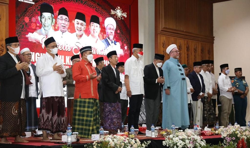 Silaturahim-Ngumpulke-Balung-Pisah-Masyayih-Nahdlatul-Ulama-NU-Jawa-Tengah.jpg