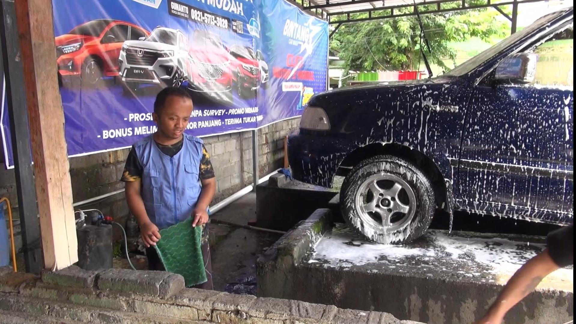 Siswa Berkebutuhan Khusus di Solo Ikuti Program Magang Kerja