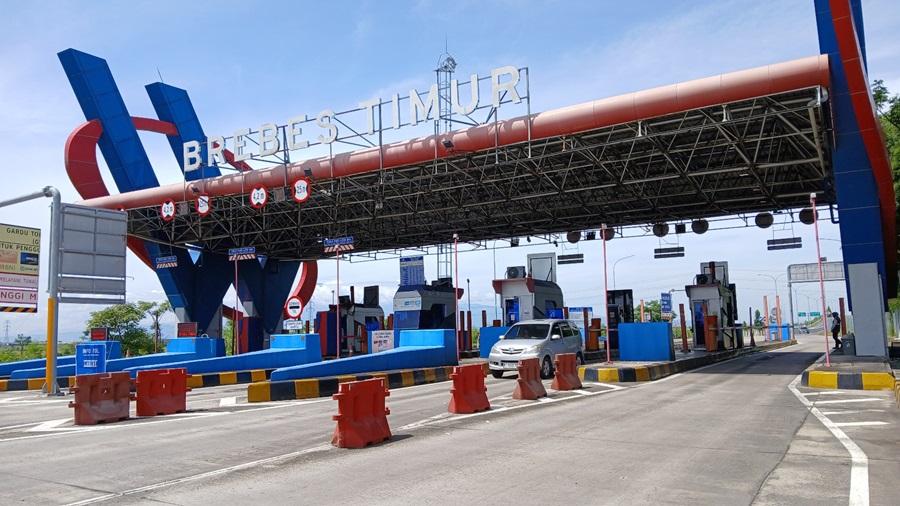Suasana-Exit-Tol-Brebes-Timur-H-1-Lebaran.jpg