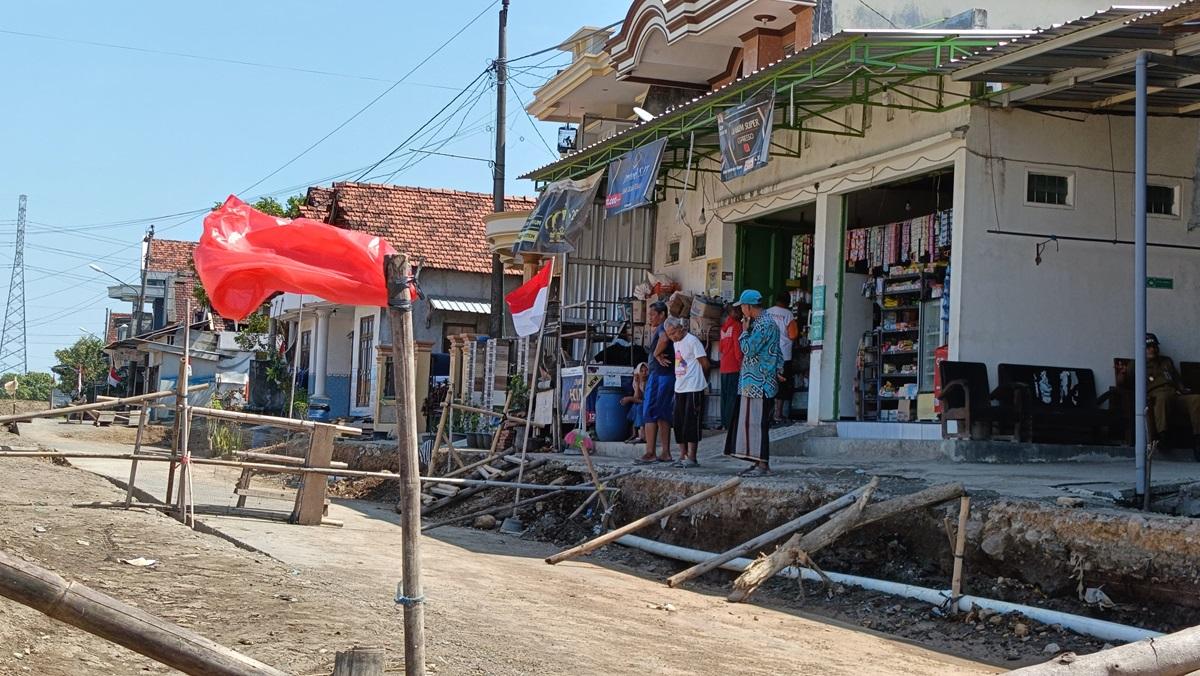 Jalan Alternatif Jepara-Demak Ambles 1 Meter Belum Ditangani Sejak 1 Minggu Lalu, Ini Penyebabnya.