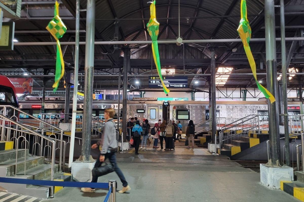 Suasana-Mudik-Lebaran-Stasiun-Yogyakarta.jpg