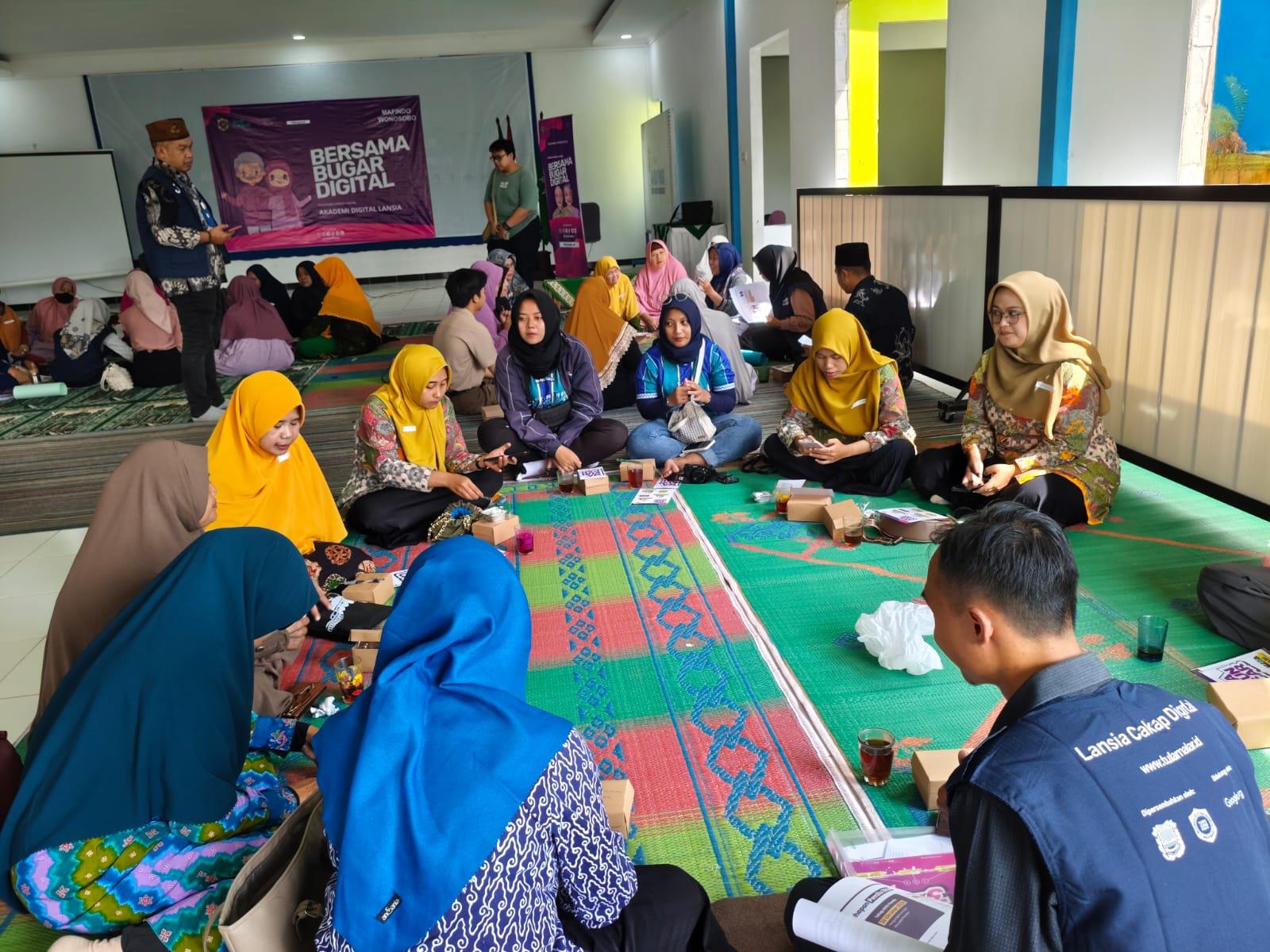 Lansia di Wonosobo Diajari Tangkal Berita Hoaks Melalui Kelas Akademi Digital Lansia-Tular Nalar