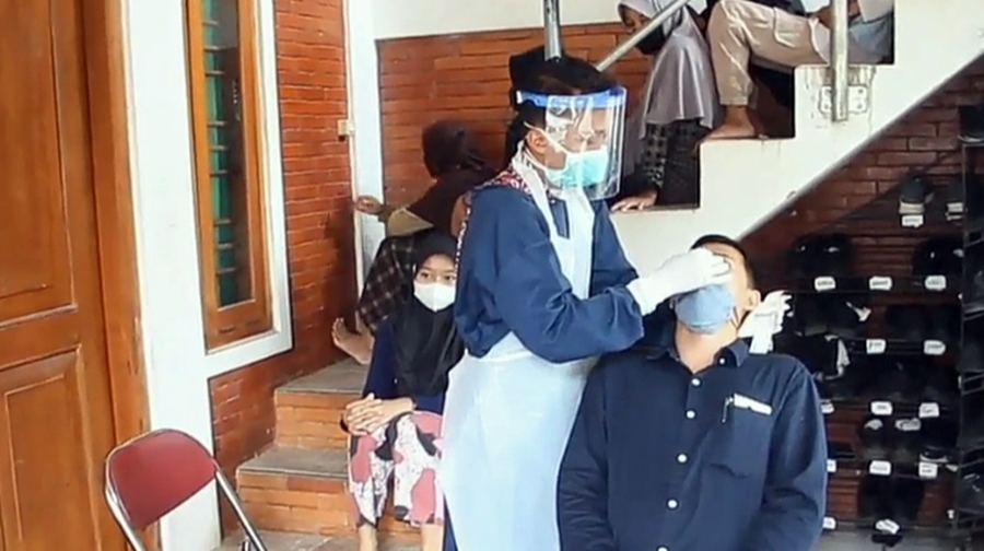 Swab-PCR-Ponpes-Insan-Gemilang-Blora.jpg