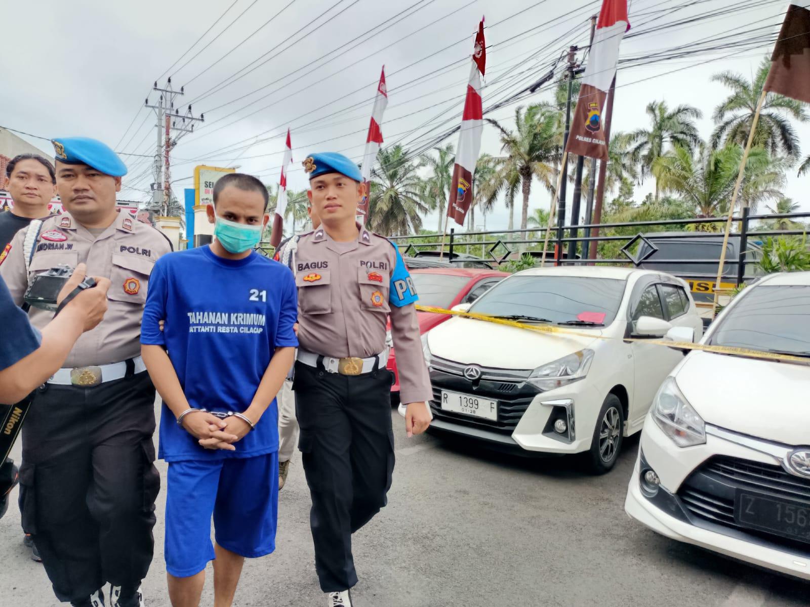 Tersangka-SF-terduga-penggelapan-puluhan-mobil-rental.jpg