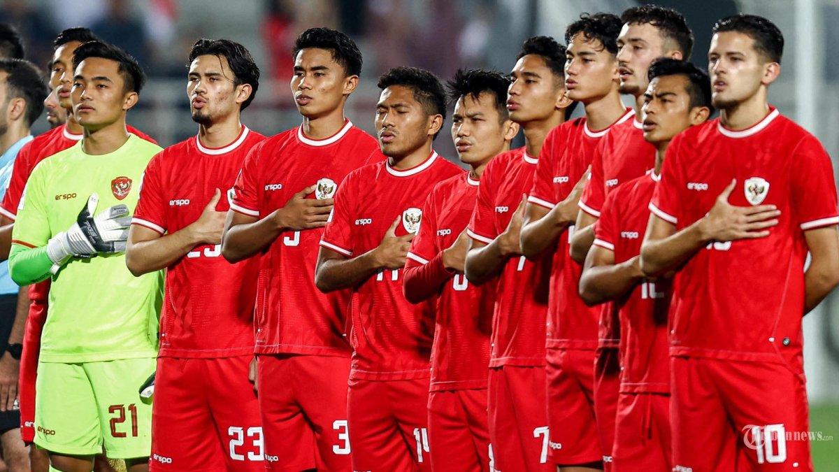 Timnas-Indonesia-menyanyikan-lagu-kebangsaannya-Indonesia-Rayaaa.jpg
